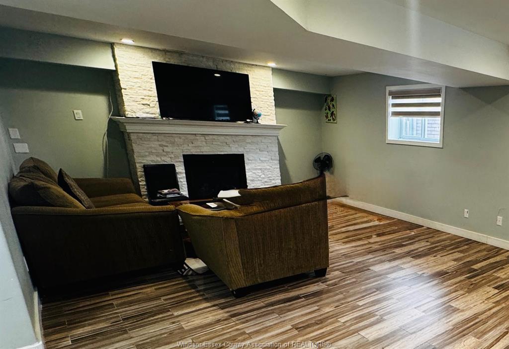 Lower-4625 Bunker Avenue, Windsor, ON