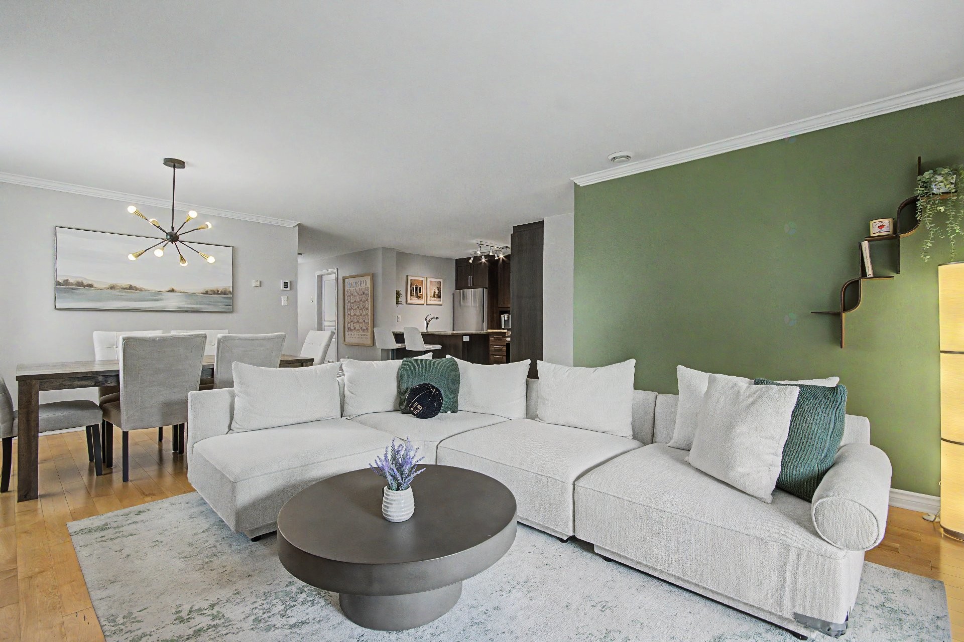 Living Room - 1-185 Rue Du Sanctuaire, Sainte-Julie, QC - Indoor Photo Showing Living Room