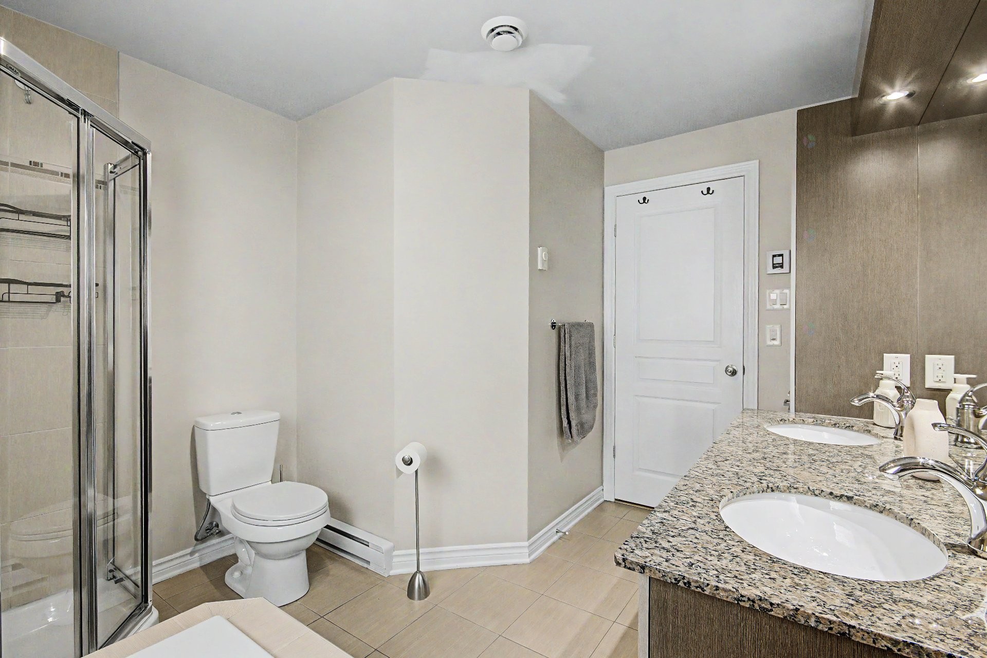 Bathroom - 1-185 Rue Du Sanctuaire, Sainte-Julie, QC - Indoor Photo Showing Bathroom