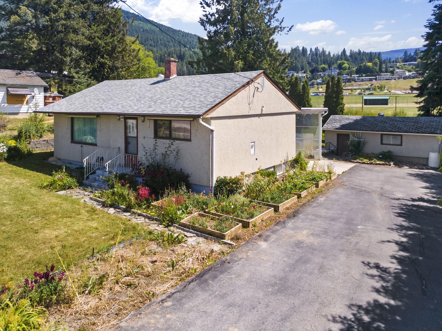218 16Th Avenue, Creston, BC