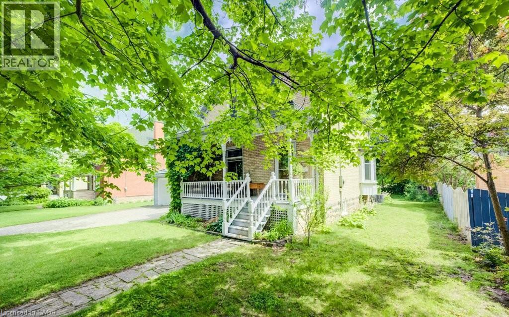 6 Tweed Street, Waterloo, ON - Outdoor