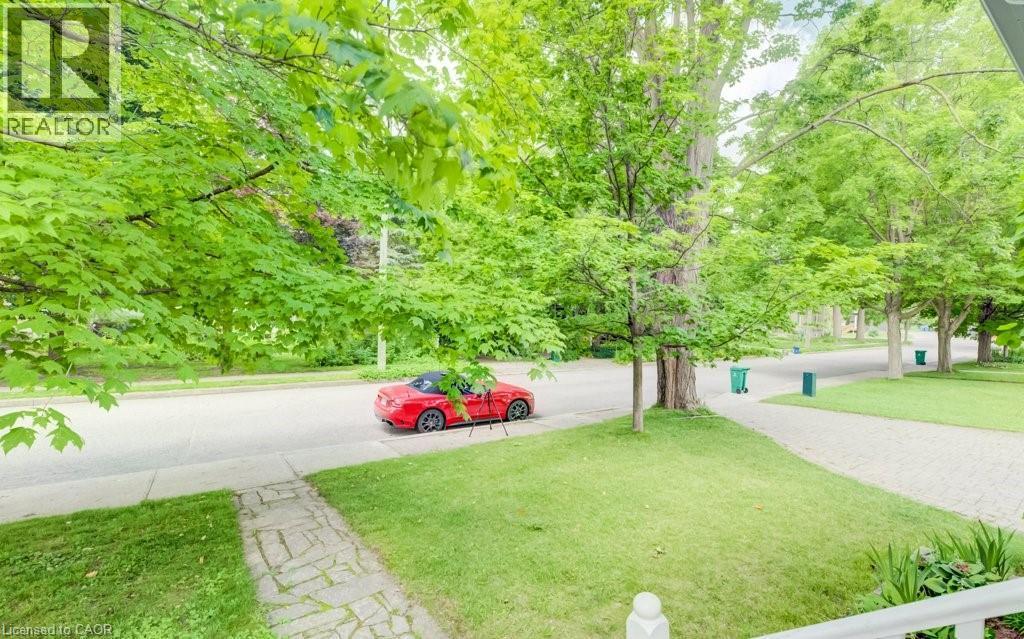 6 Tweed Street, Waterloo, ON - Outdoor