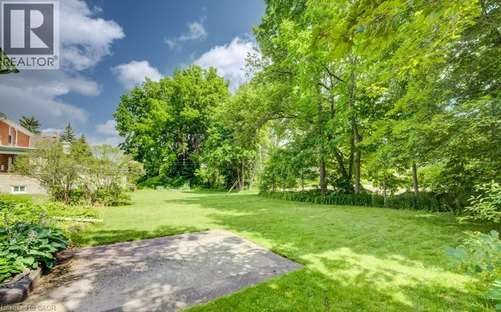 6 Tweed Street, Waterloo, ON - Outdoor