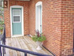 Unit 5 & 6 - Shared balcony - 