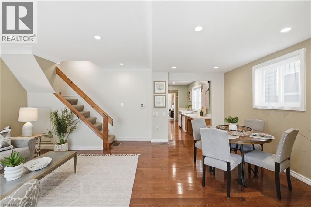 35 Chatham Street, Hamilton, ON - Indoor Photo Showing Dining Room