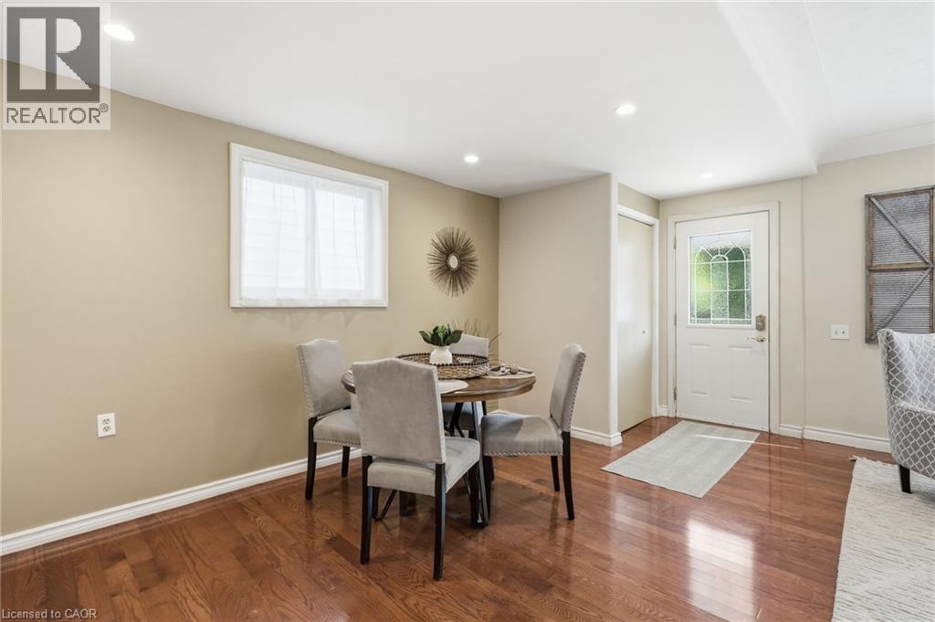 35 Chatham Street, Hamilton, ON - Indoor Photo Showing Dining Room