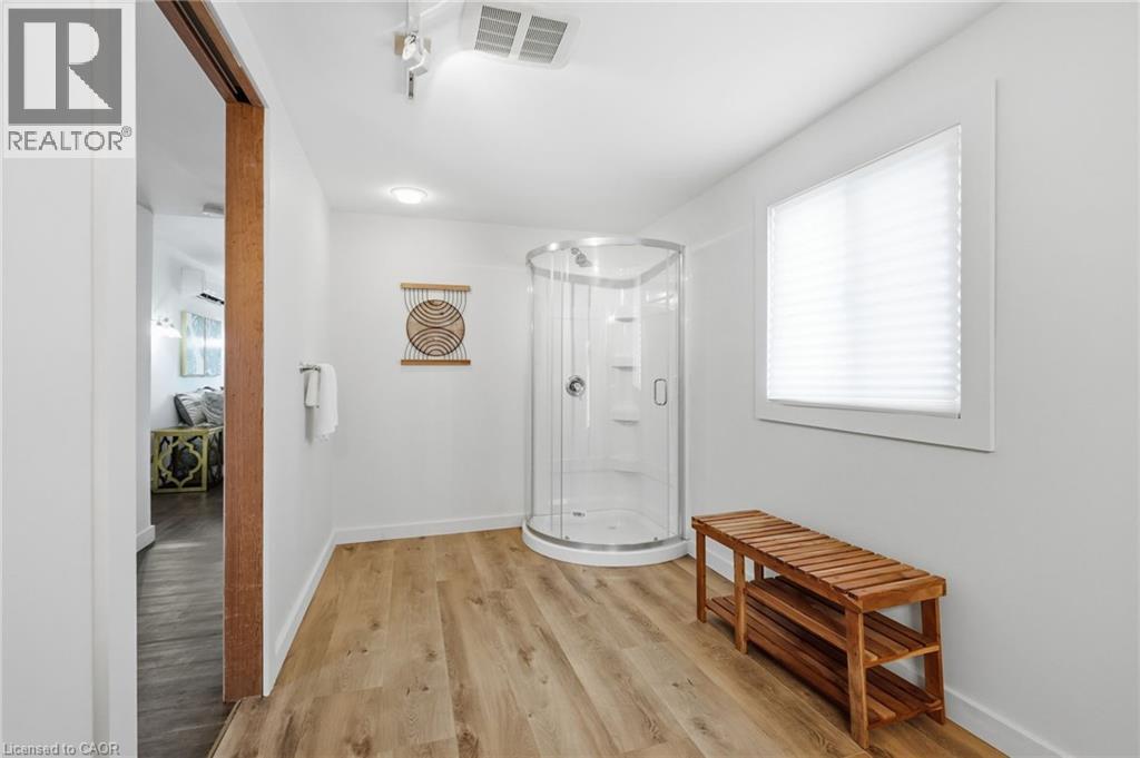 35 Chatham Street, Hamilton, ON - Indoor Photo Showing Other Room
