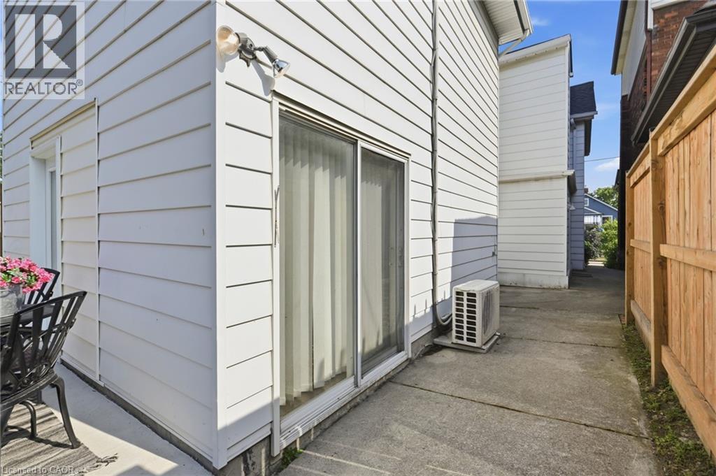 35 Chatham Street, Hamilton, ON - Outdoor With Exterior