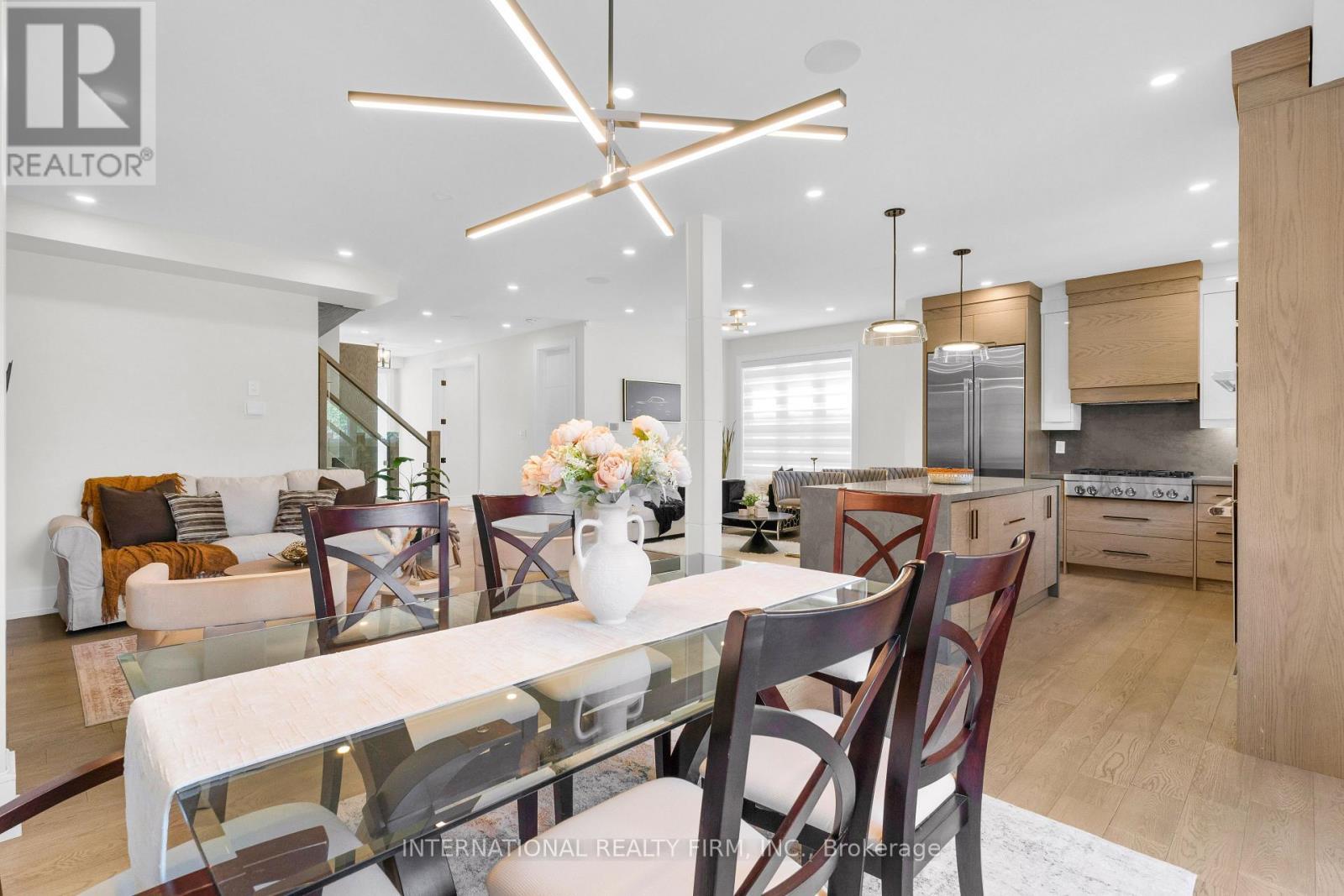46 Sunnypoint Crescent, Toronto, ON