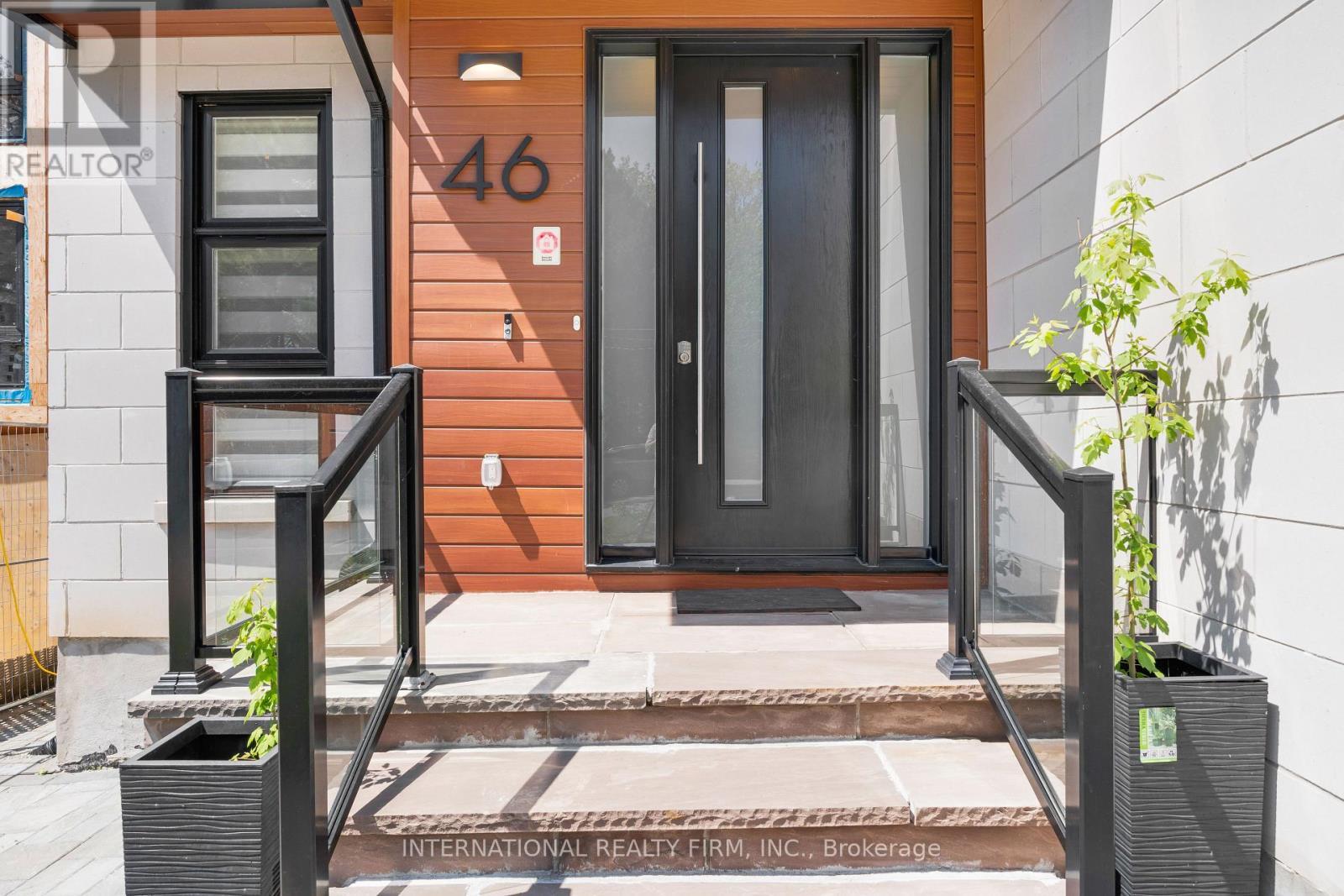 46 Sunnypoint Crescent, Toronto, ON