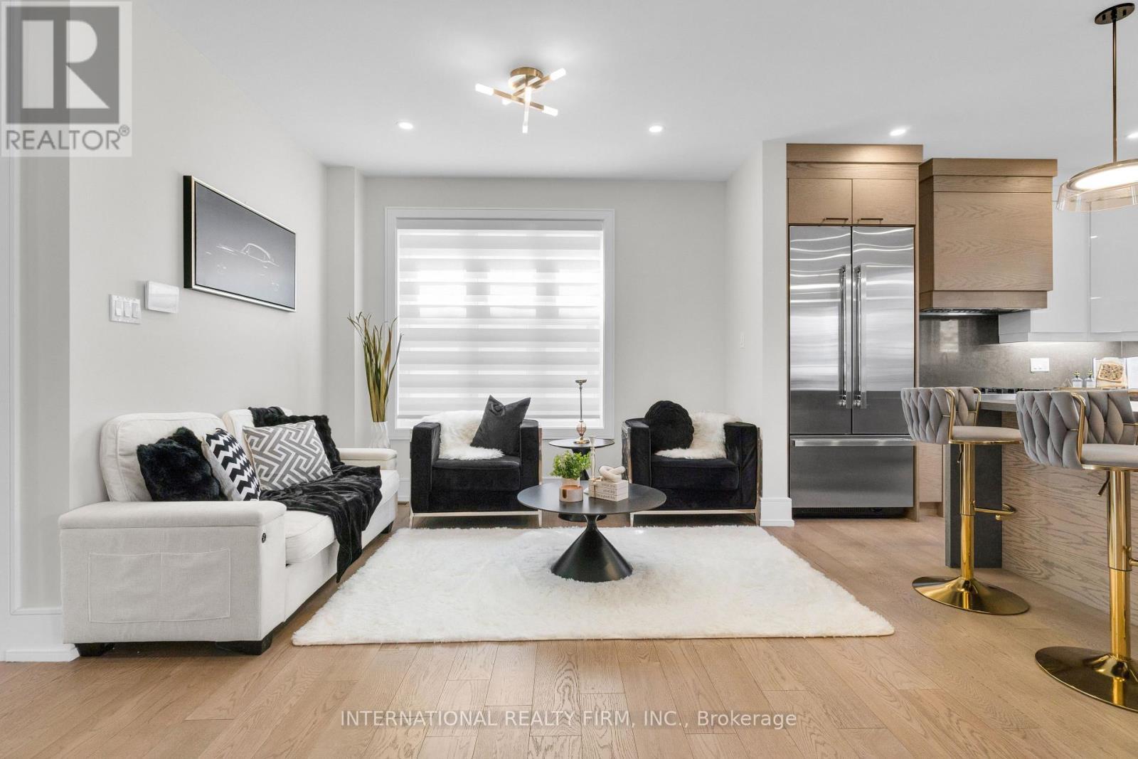 46 Sunnypoint Crescent, Toronto, ON