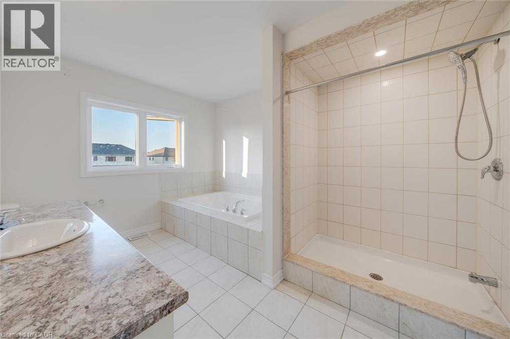 52 Explorer Way, Thorold, ON