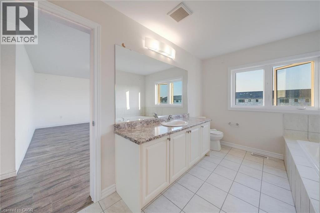 52 Explorer Way, Thorold, ON
