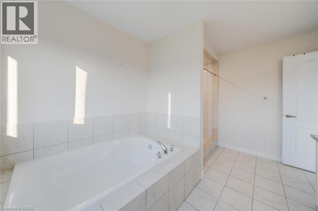52 Explorer Way, Thorold, ON