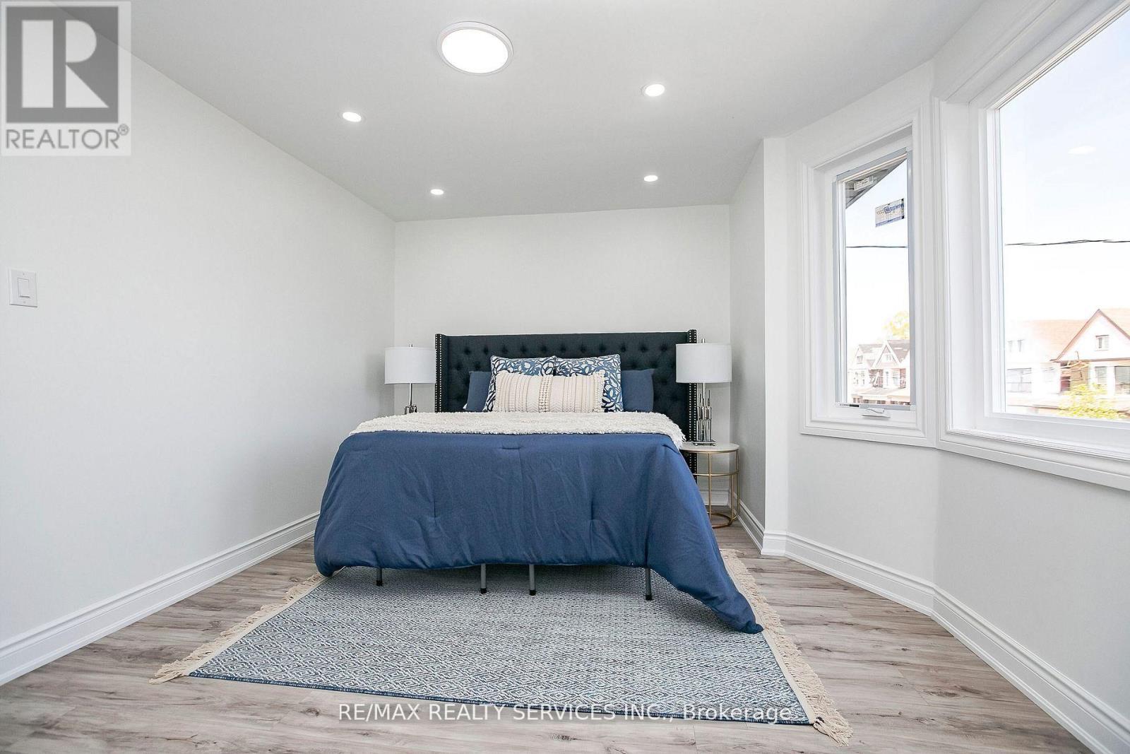 20 Somerset Avenue, Hamilton, ON