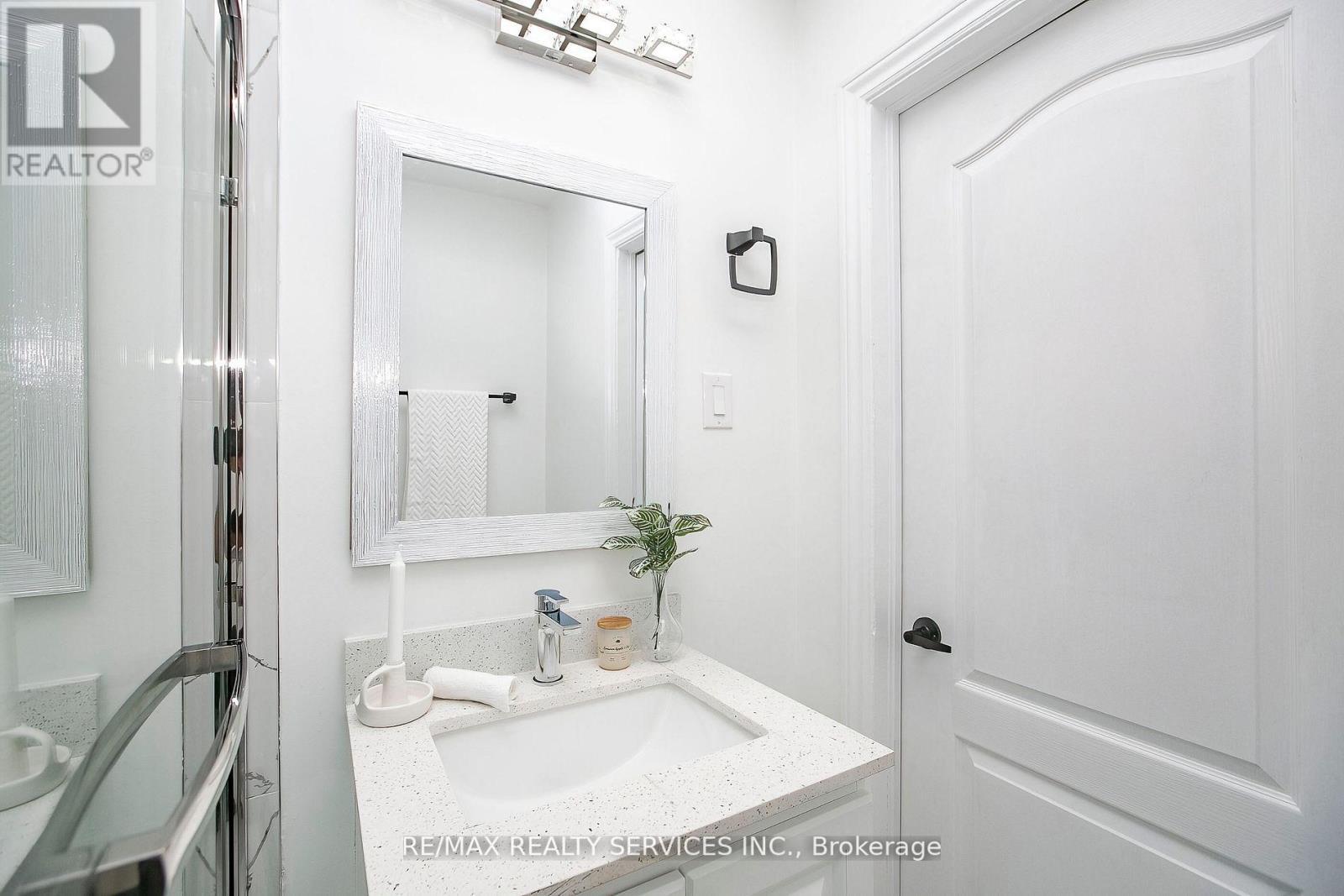 20 Somerset Avenue, Hamilton, ON