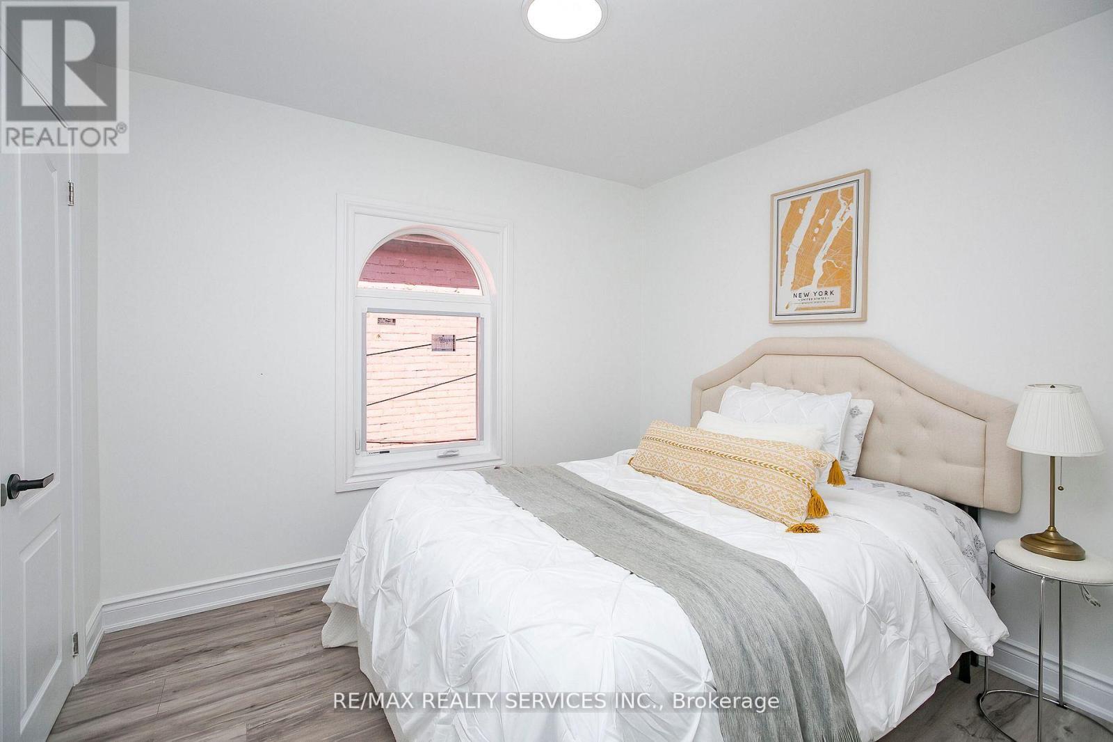 20 Somerset Avenue, Hamilton, ON