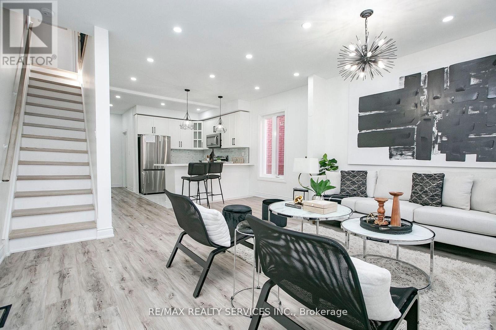 20 Somerset Avenue, Hamilton, ON