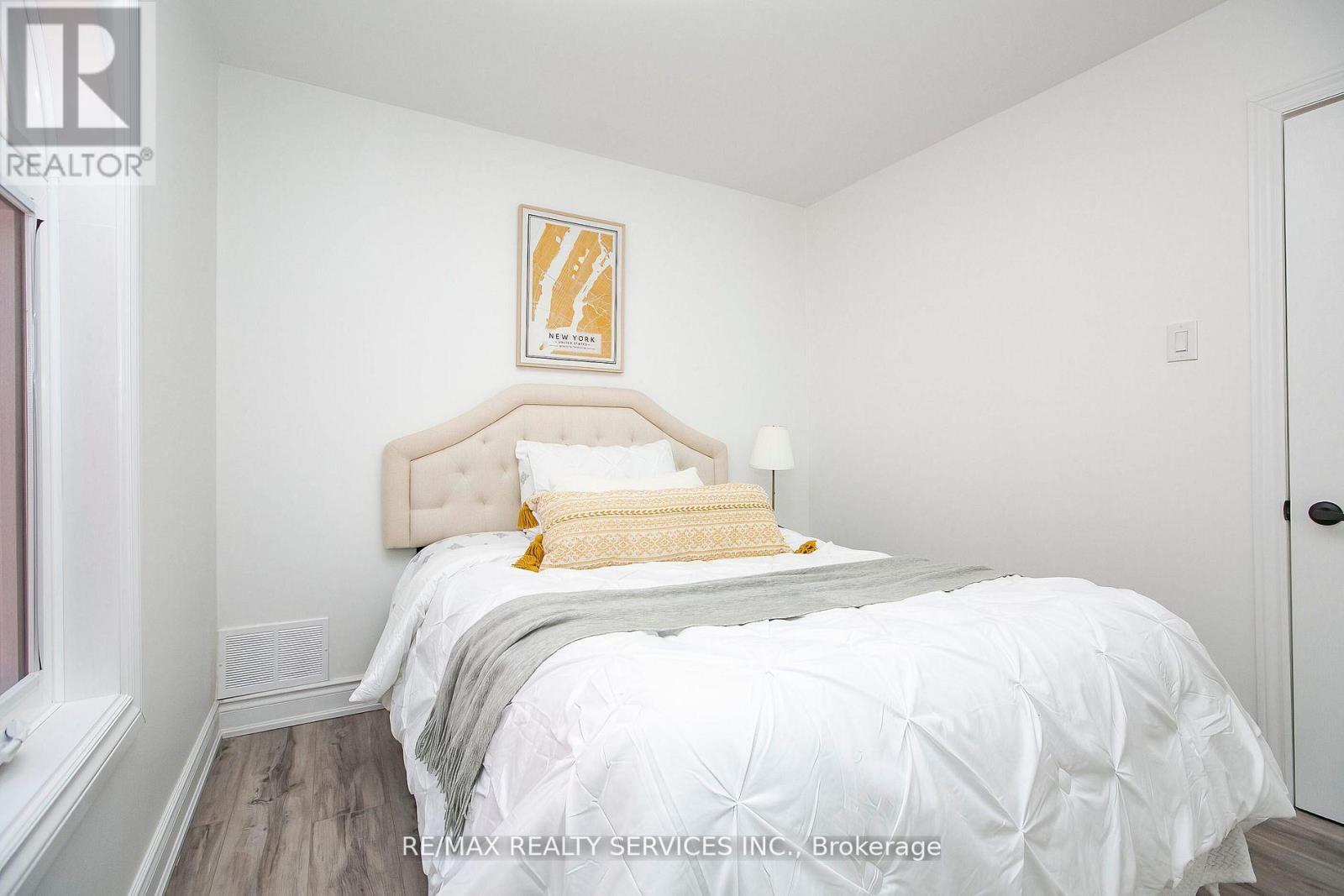 20 Somerset Avenue, Hamilton, ON