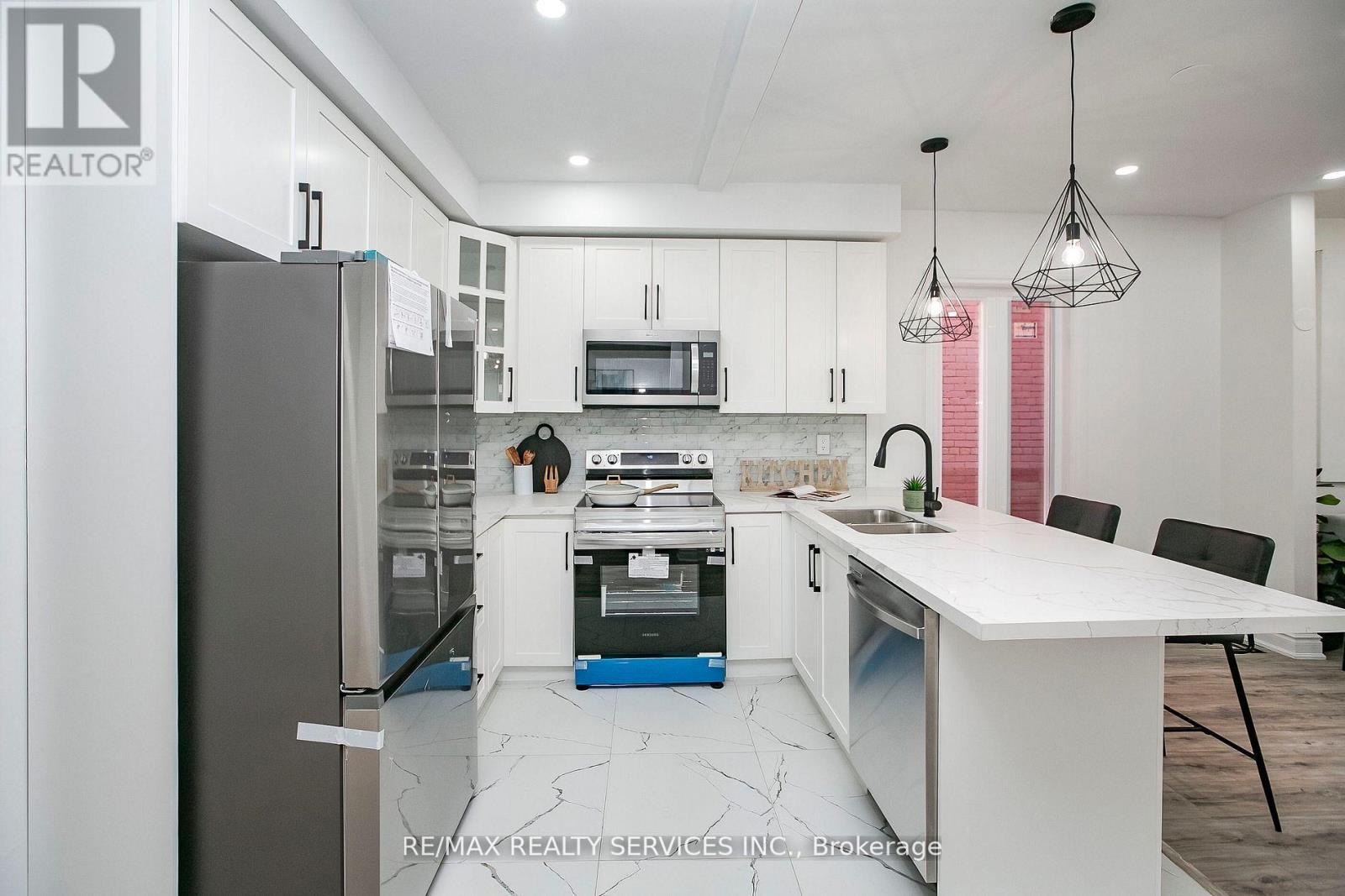 20 Somerset Avenue, Hamilton, ON
