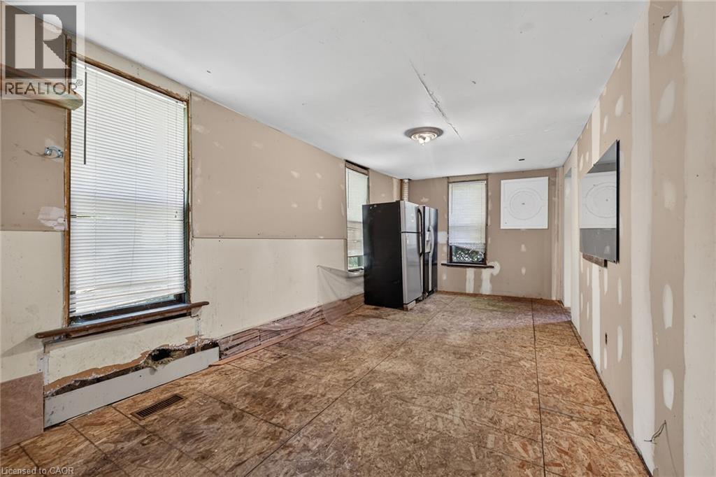 44 Sims Lock Road, Caledonia, ON - Indoor Photo Showing Other Room