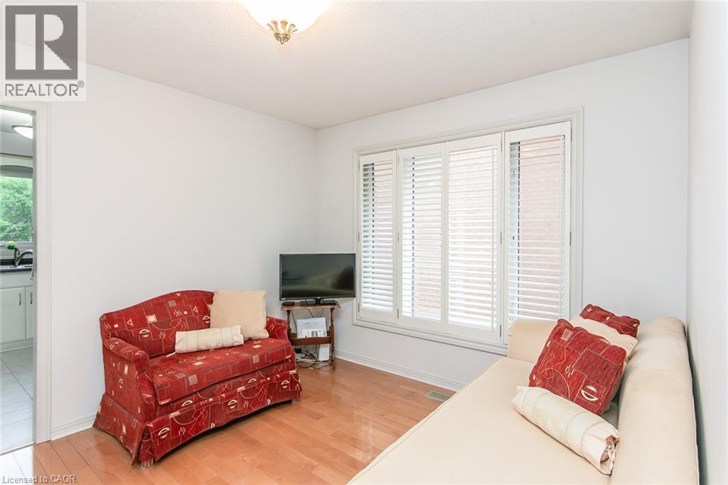 570 Hallmark Drive, Waterloo, ON