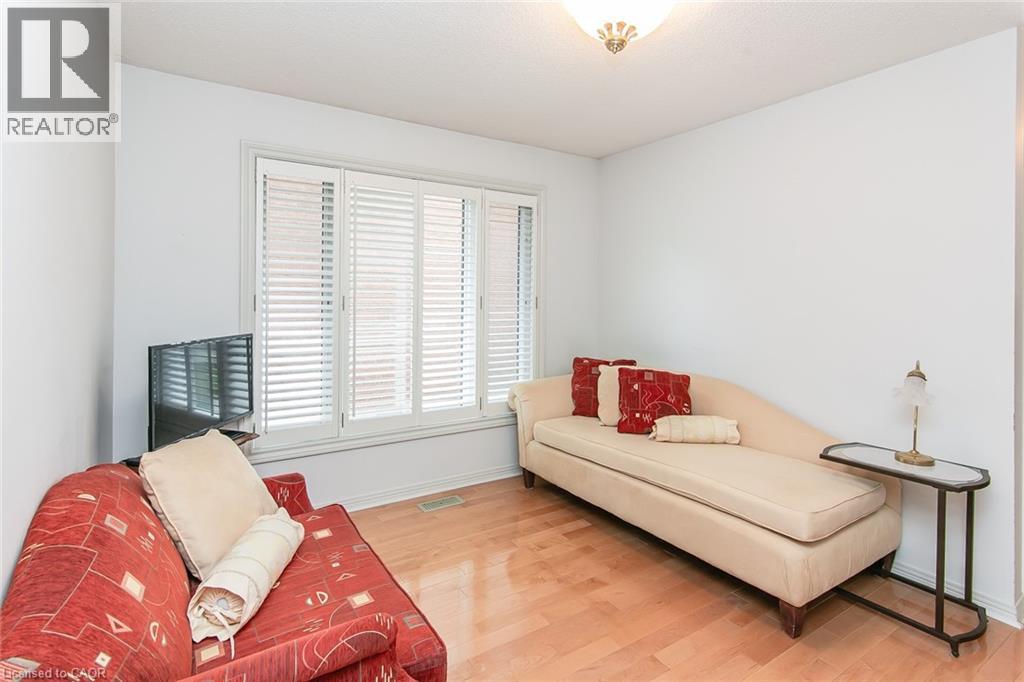 570 Hallmark Drive, Waterloo, ON