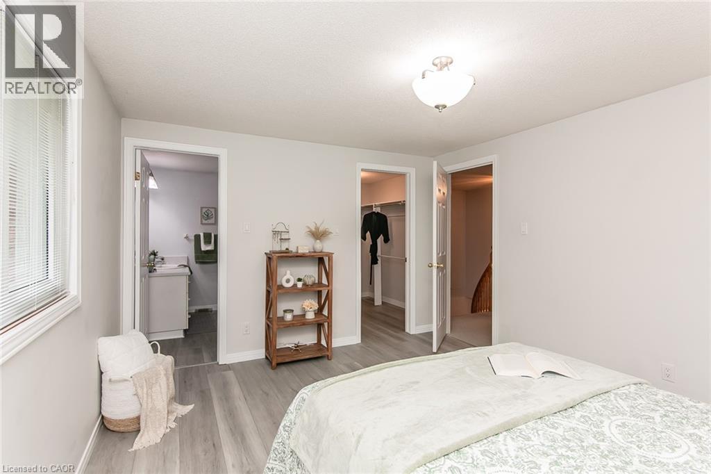570 Hallmark Drive, Waterloo, ON