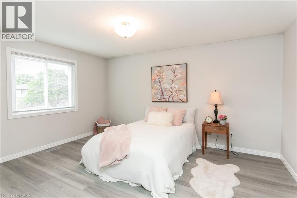 570 Hallmark Drive, Waterloo, ON
