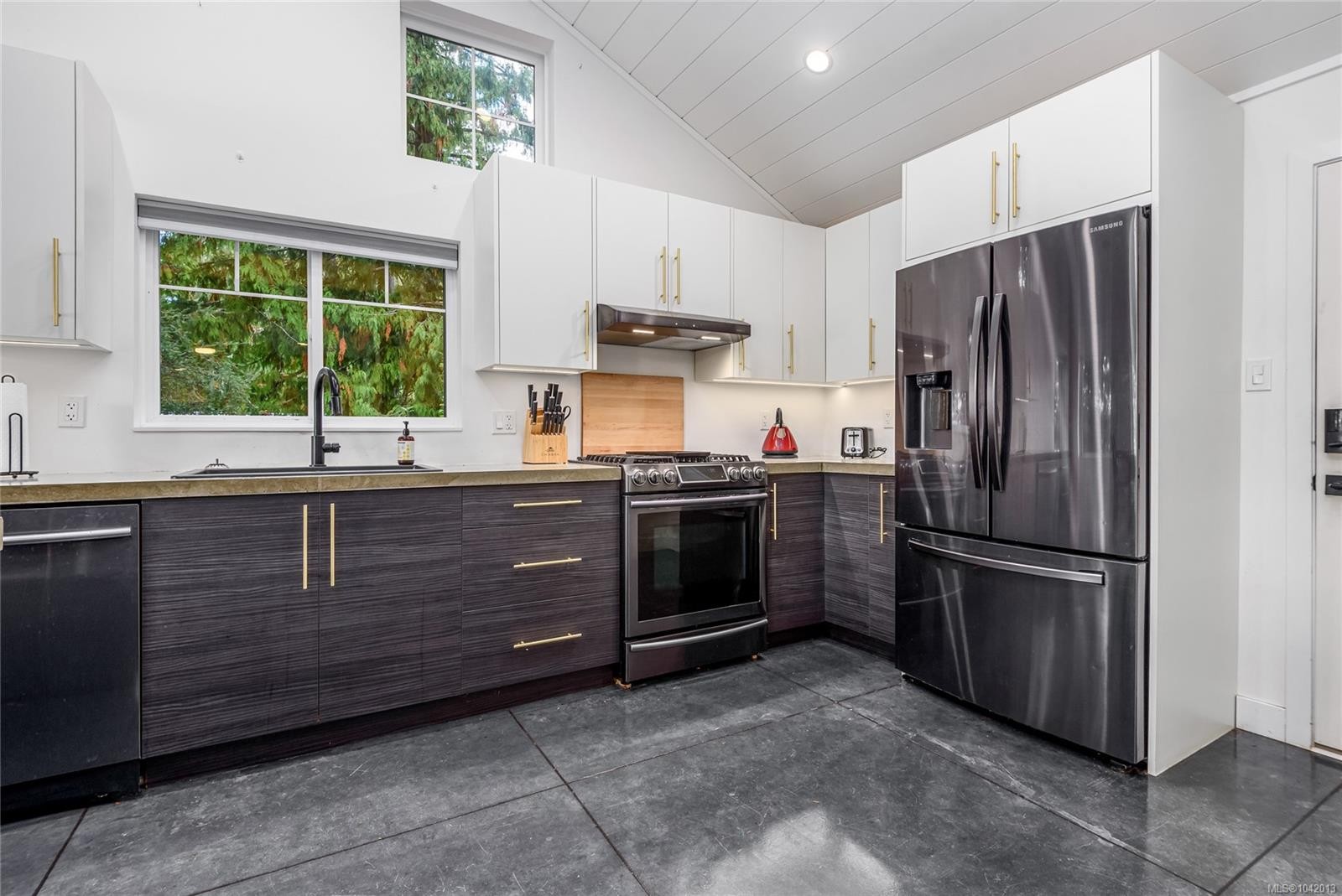 111 Horbury Rd, Cumberland, BC