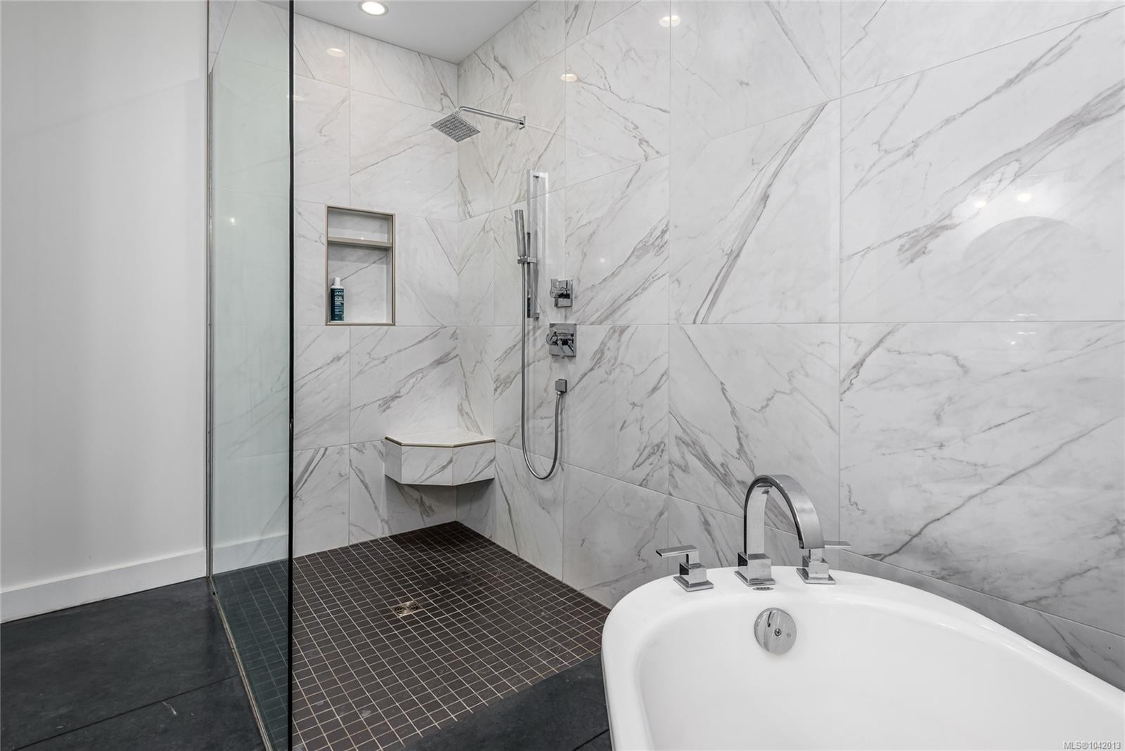 111 Horbury Rd, Cumberland, BC