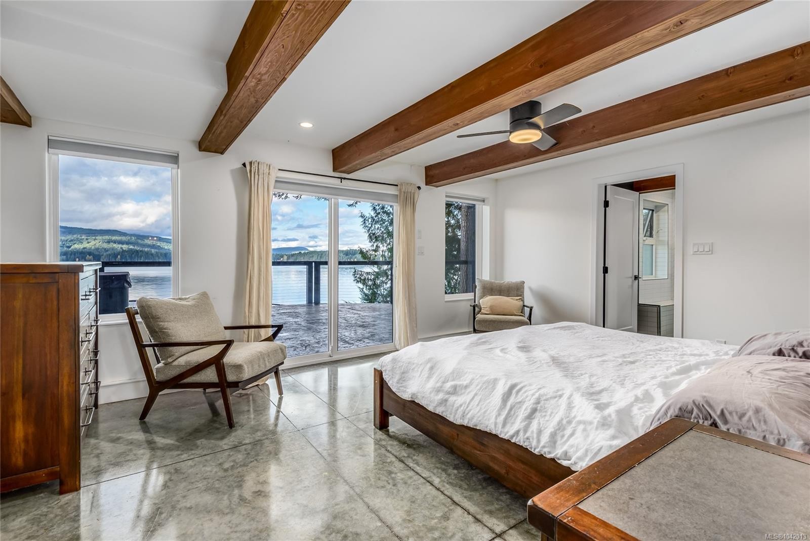 111 Horbury Rd, Cumberland, BC