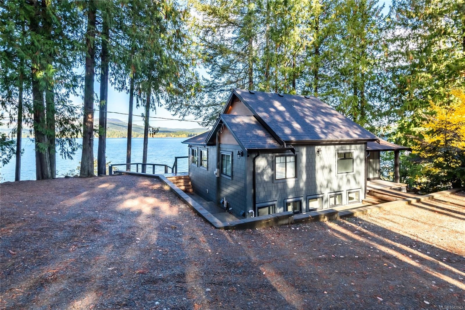 111 Horbury Rd, Cumberland, BC