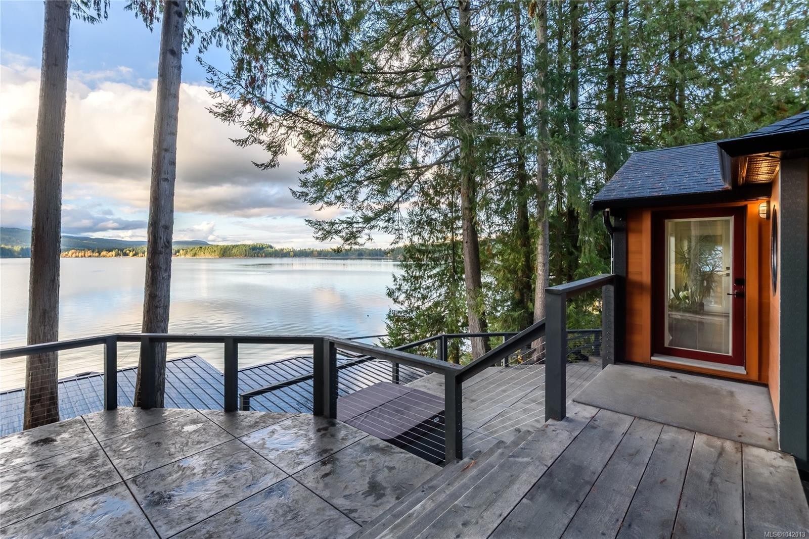 111 Horbury Rd, Cumberland, BC