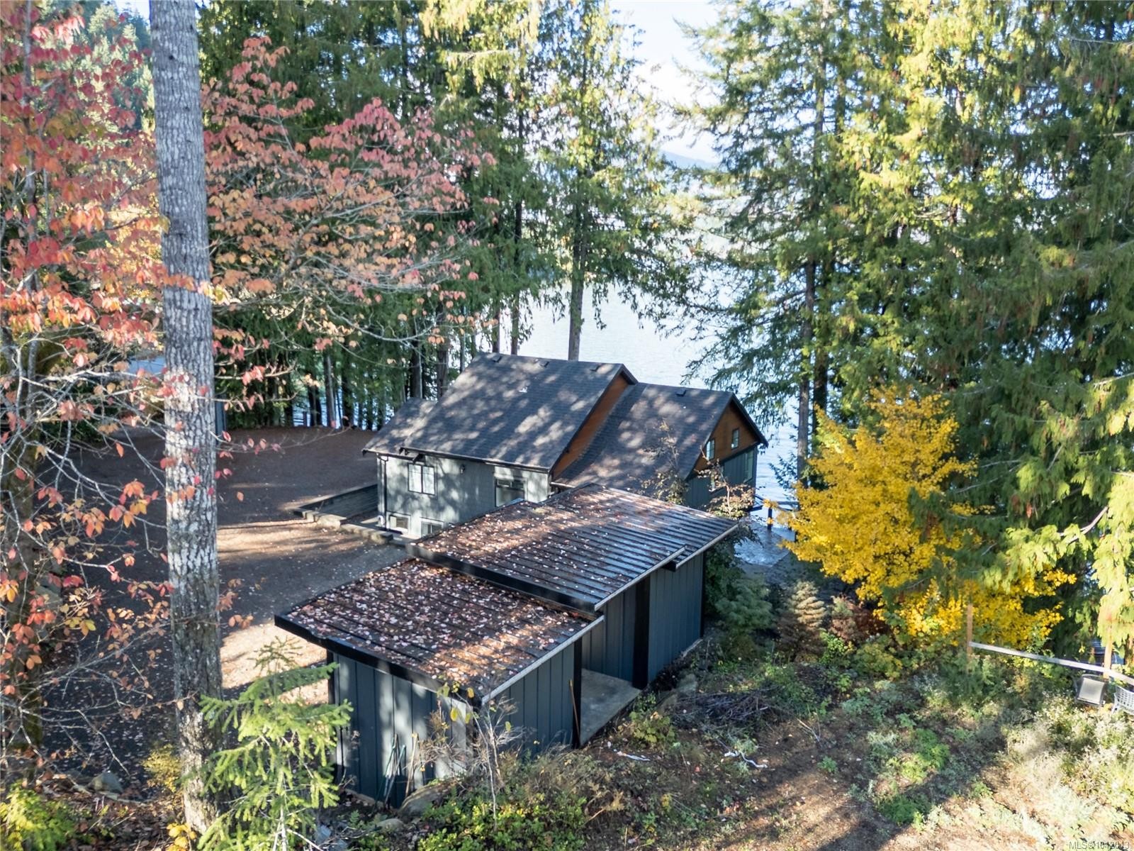 111 Horbury Rd, Cumberland, BC