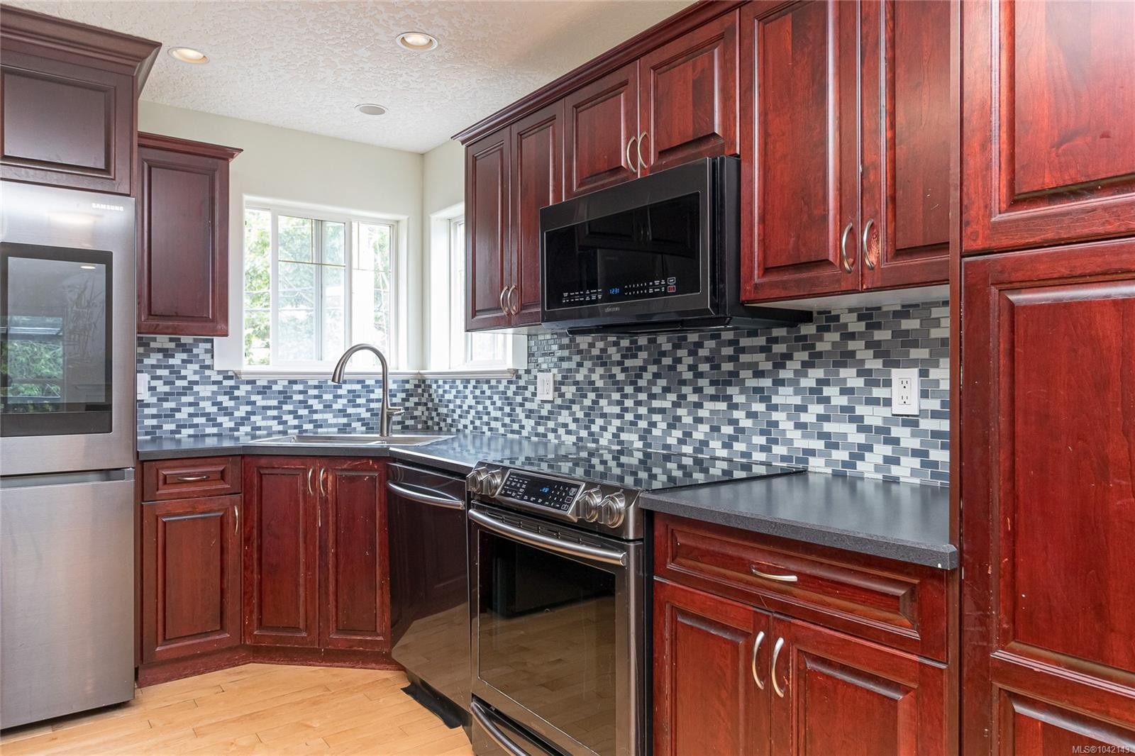 2333 Selwyn Rd, Langford, BC