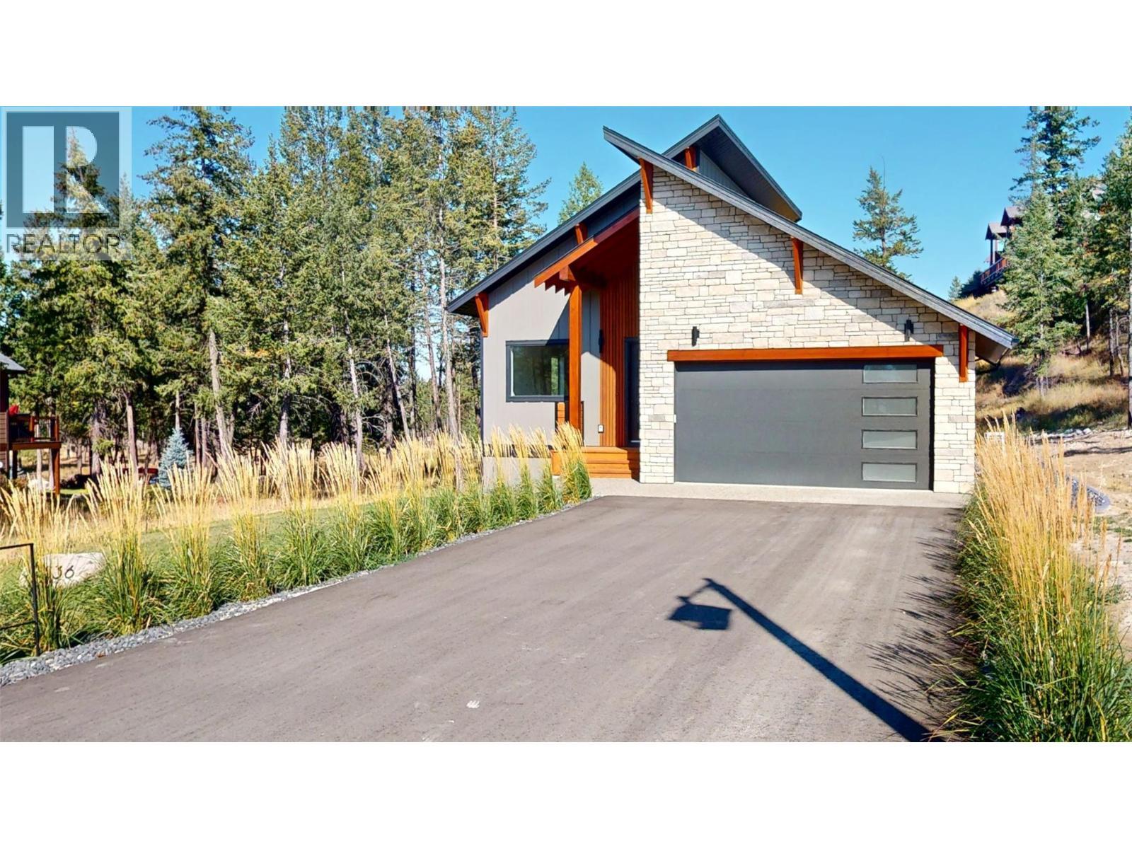 2636 Taynton Trail, Invermere, BC - Indoor Photo Showing Other Room