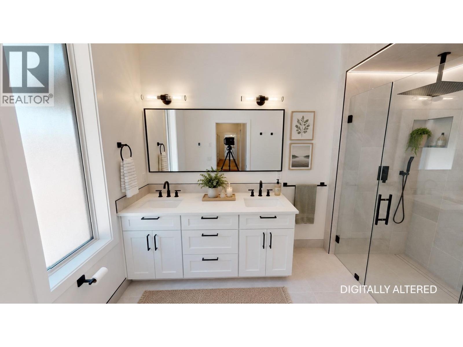 Rec Room with Wet Bar and Mini Fridge - 2636 Taynton Trail, Invermere, BC - Indoor Photo Showing Other Room