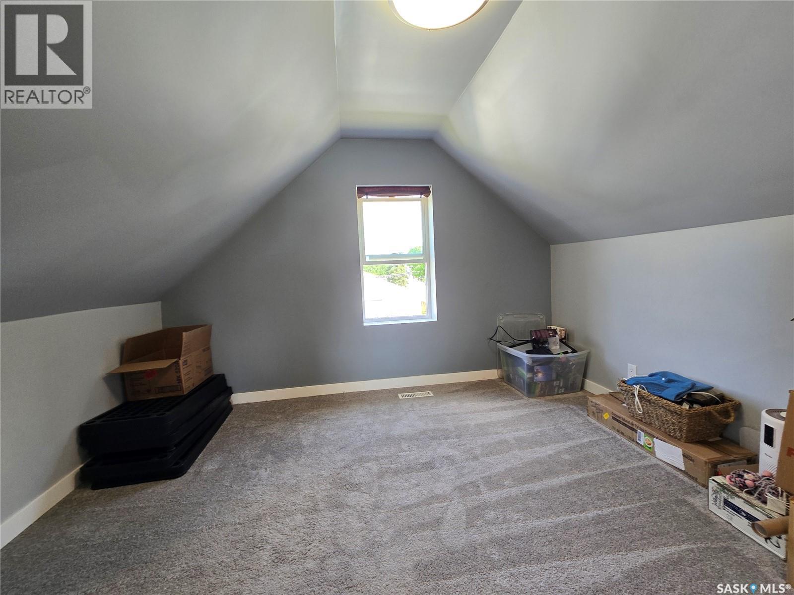 107 9Th Avenue S, Weyburn, SK