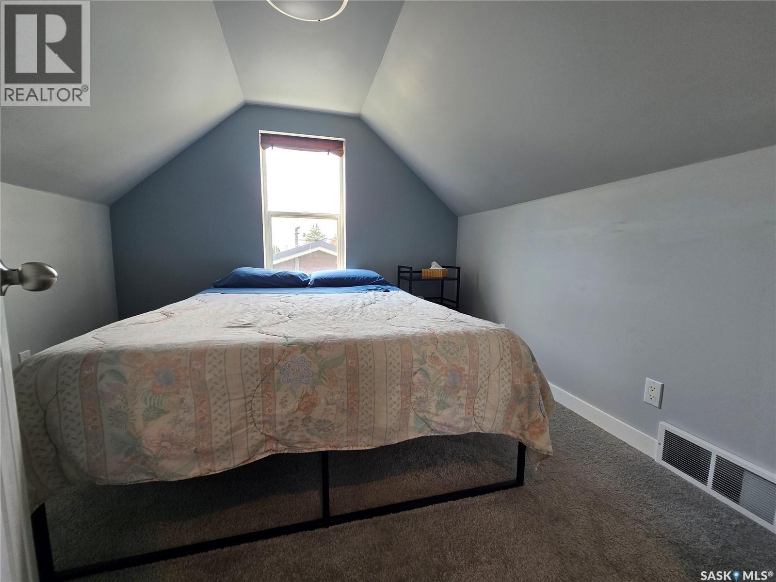 107 9Th Avenue S, Weyburn, SK