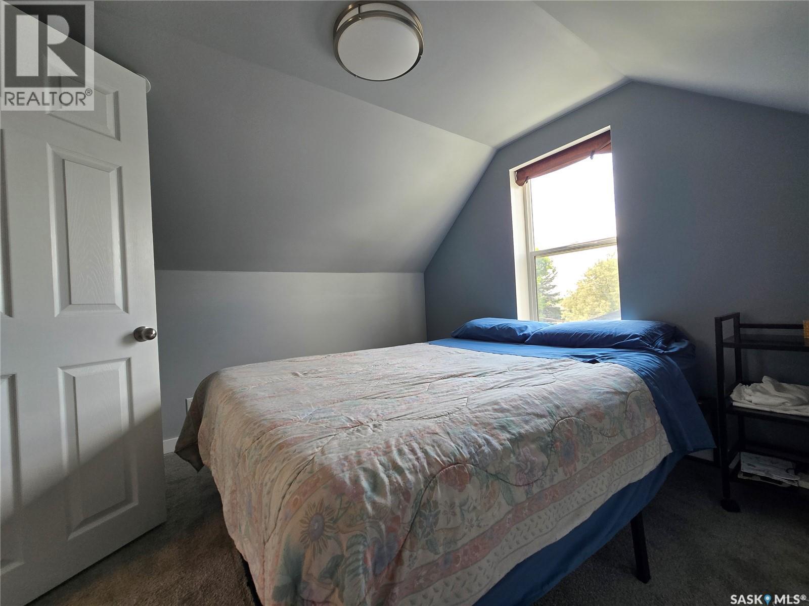 107 9Th Avenue S, Weyburn, SK