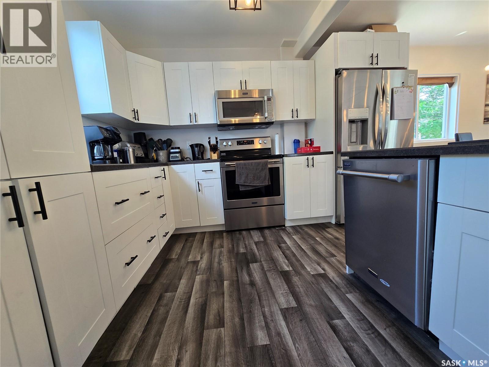 107 9Th Avenue S, Weyburn, SK