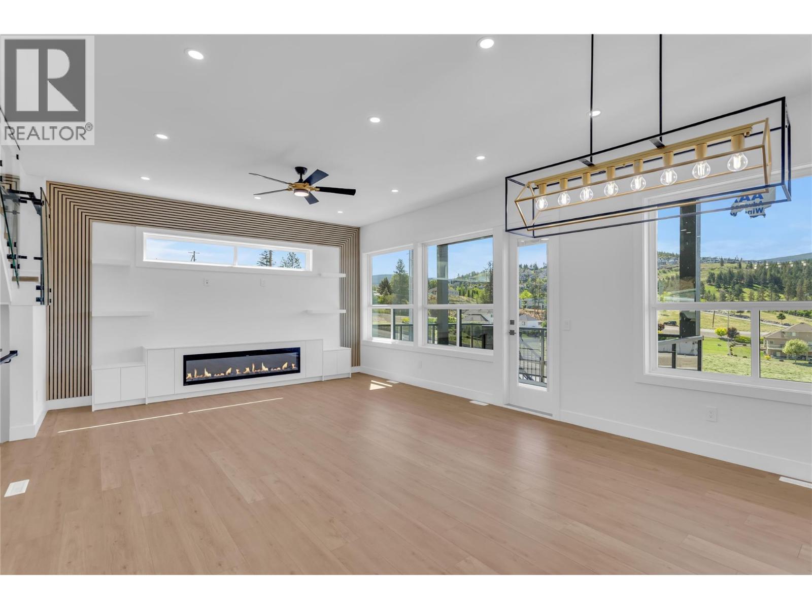Living Room and Dining Room - 1152 Hume Avenue, Kelowna, BC