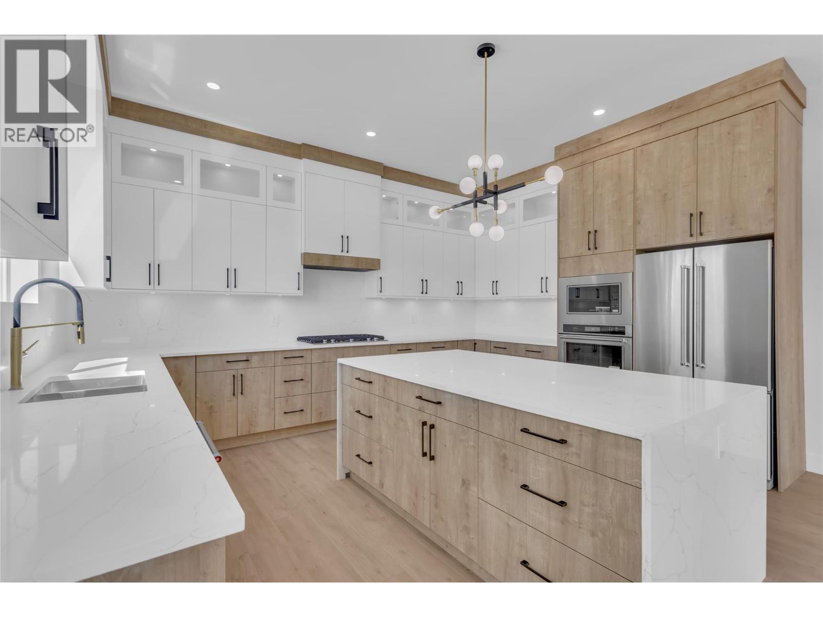 Kitchen - 1152 Hume Avenue, Kelowna, BC