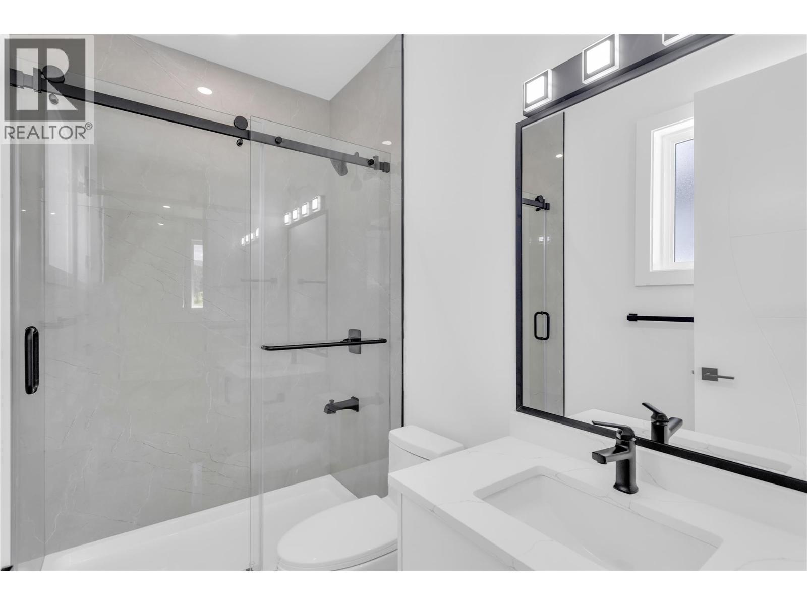 Ensuite - 1152 Hume Avenue, Kelowna, BC