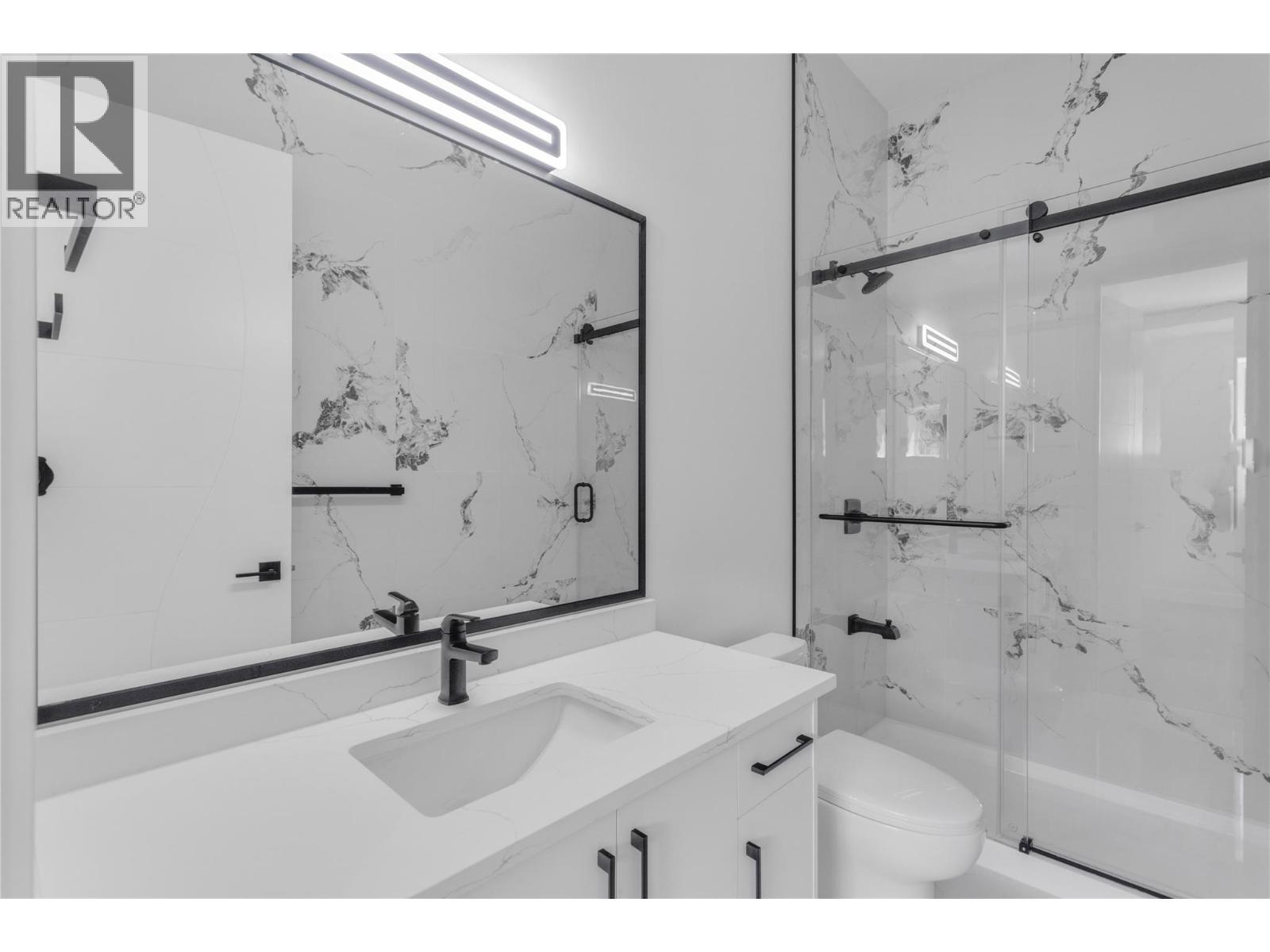 Full Bathroom in Basement - 1152 Hume Avenue, Kelowna, BC