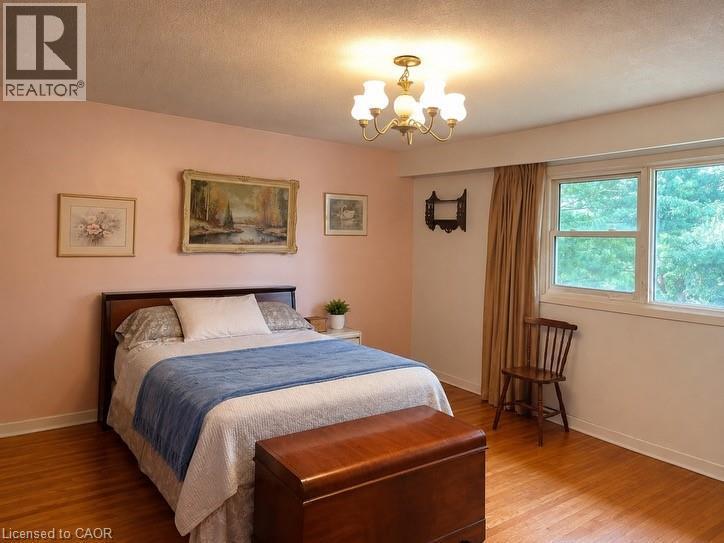 1199 Nottingham Avenue, Burlington, ON - Indoor Photo Showing Bedroom