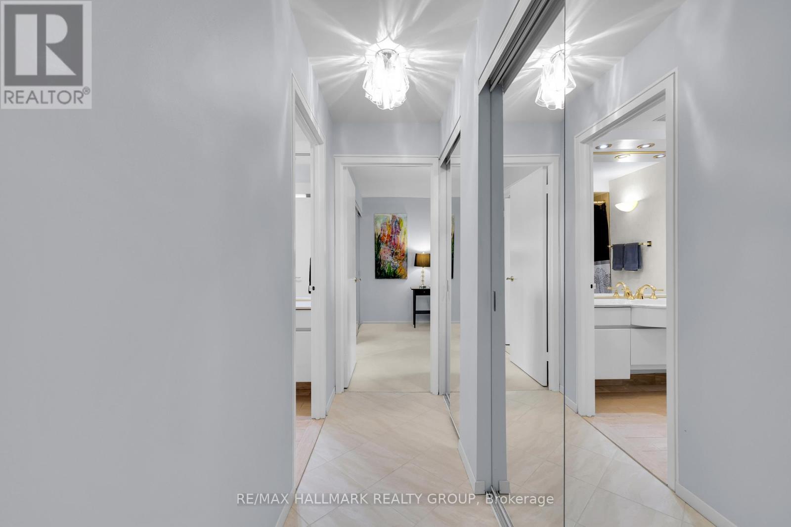 810 - 151 Bay Street, Ottawa, ON