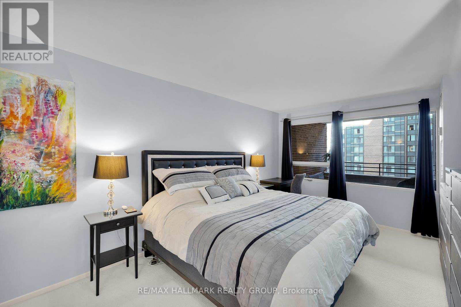 810 - 151 Bay Street, Ottawa, ON