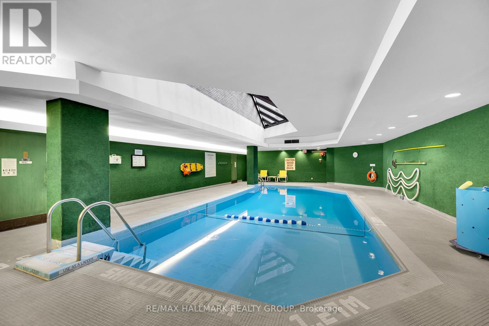 810 - 151 Bay Street, Ottawa, ON